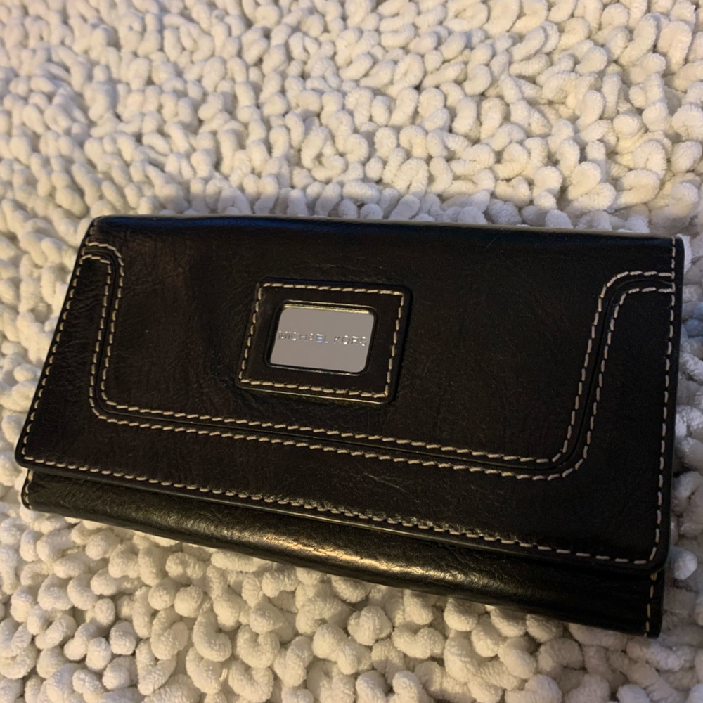 Black Michael Kors Bi-fold Wallet
